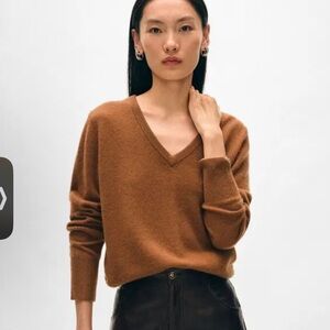 WHITE + WARREN Cashmere Classic-Fit V-Neck Camel Cashmere Sweater for Women